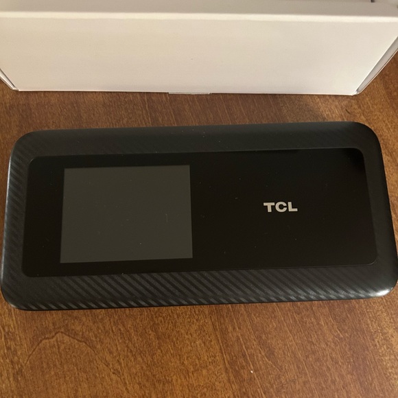 TCL Linkzone Black Wi-Fi Device - Picture 2 of 5